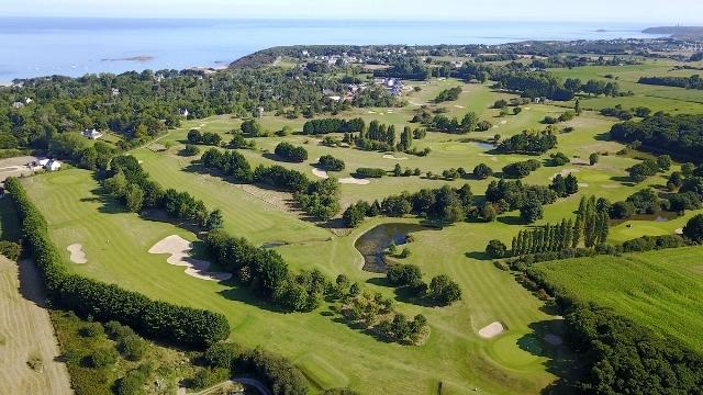 Golf sables dor les pins